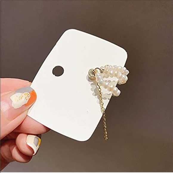 1 pc Magnetic No Pierce Pearl Ear Cuff Earring - Picture 2 of 5